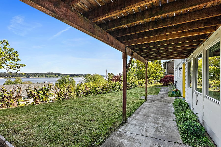 Pathway to private apartment entrance.
