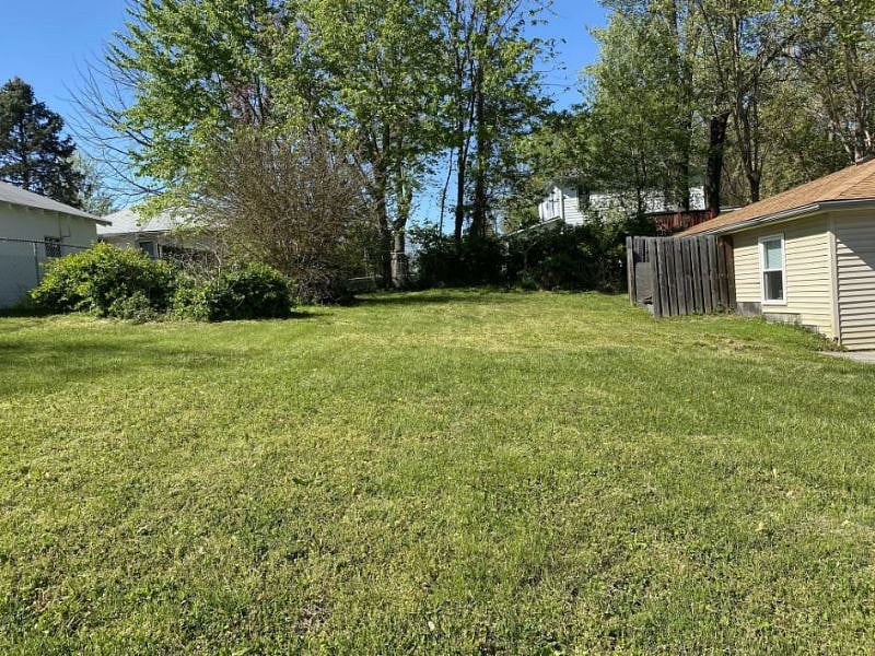 Large shared yard.  Pet friendly.