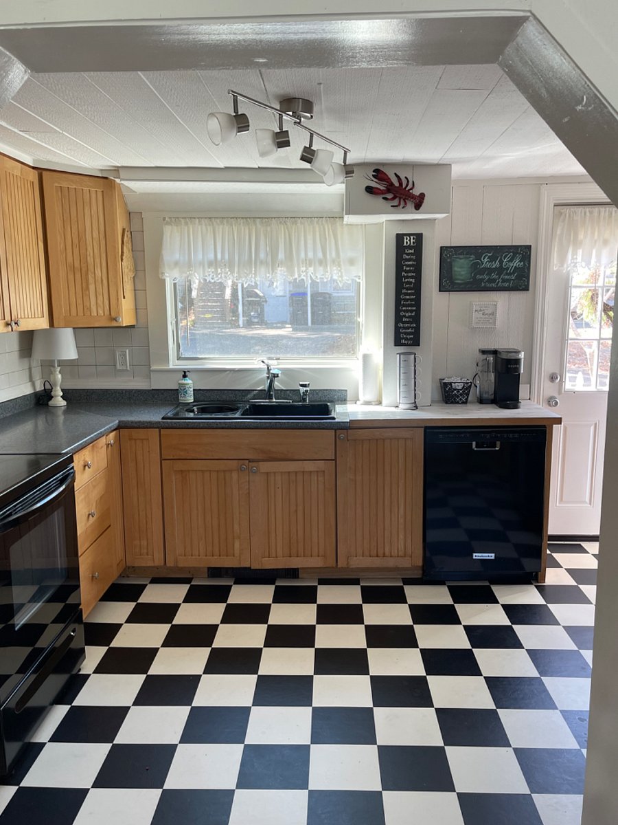 Shared Kitchen - Fully Equipped Kitchen