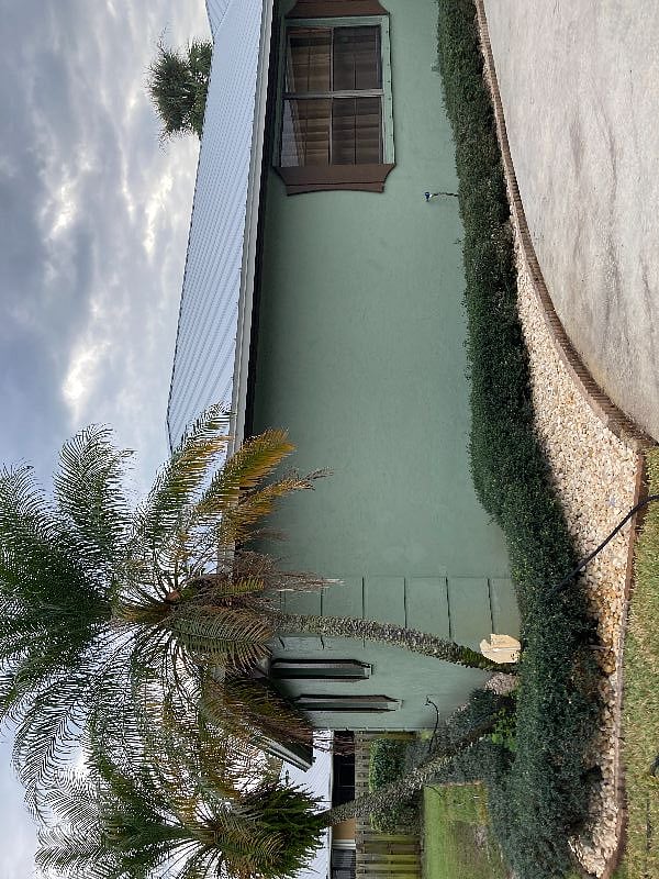 Main Driveway and front entrance. 