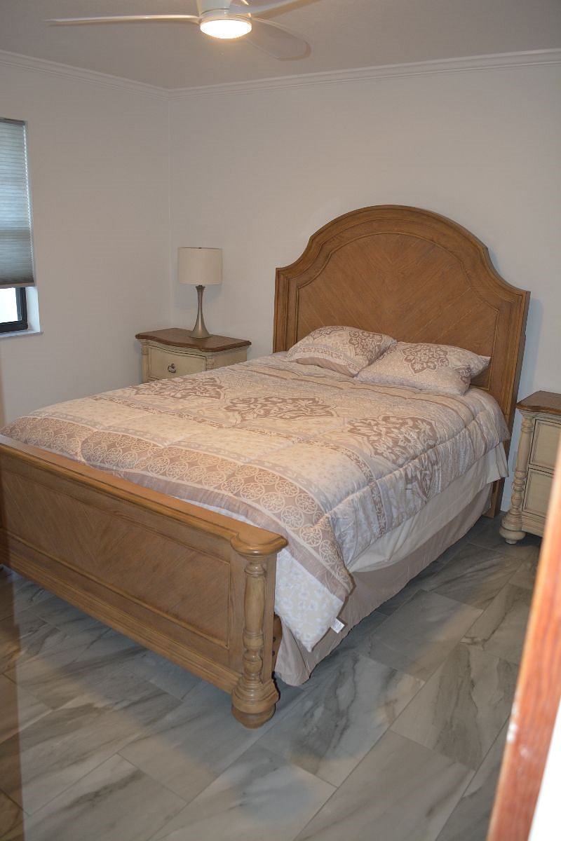 Bedroom 2 Queen