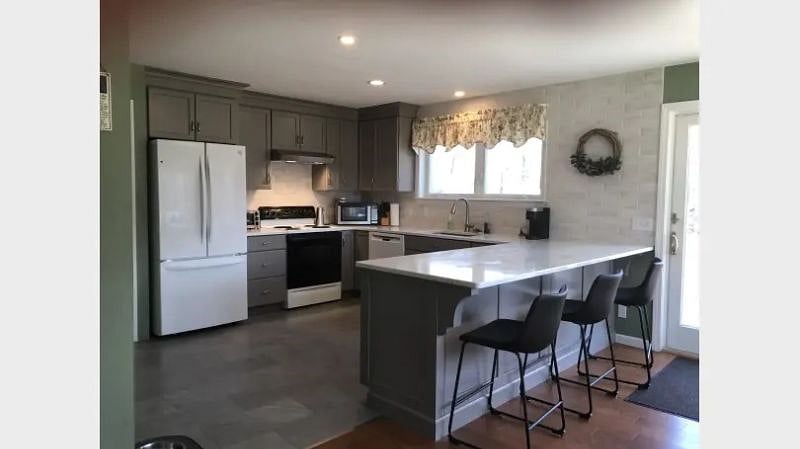 Furnished Finder property 537957_1 photo 3
