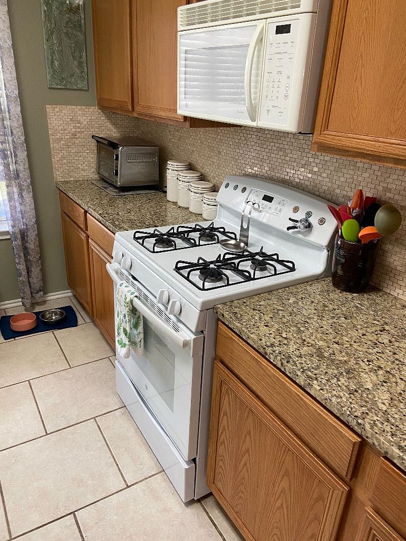 Furnished Finder property 538002_1 photo 6