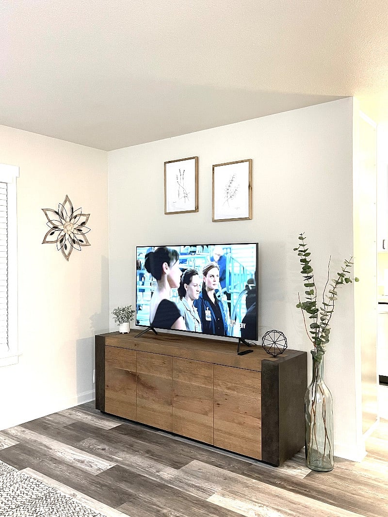 Your smart TV with all your favorite streaming apps plus Samsung's free tv.