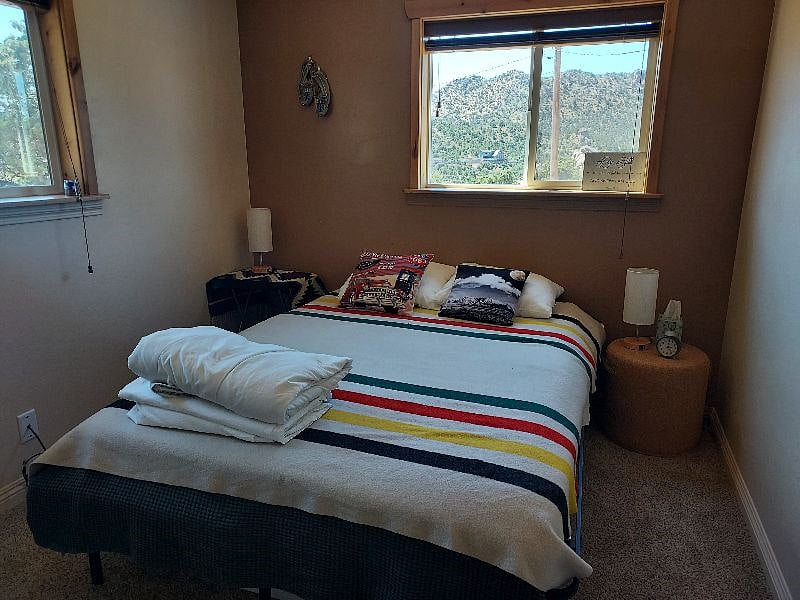 Bedroom for rent with mountain view
