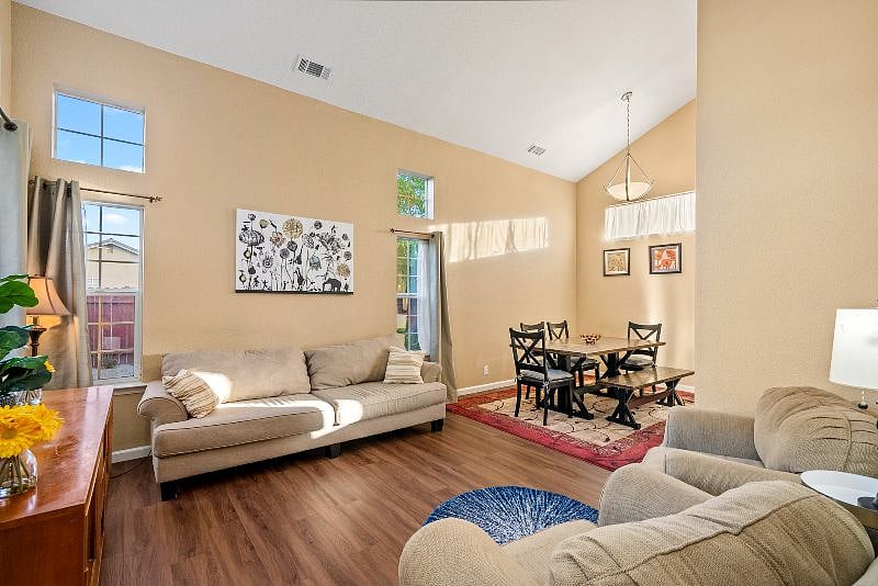 Furnished Finder property 538530_1 photo 6