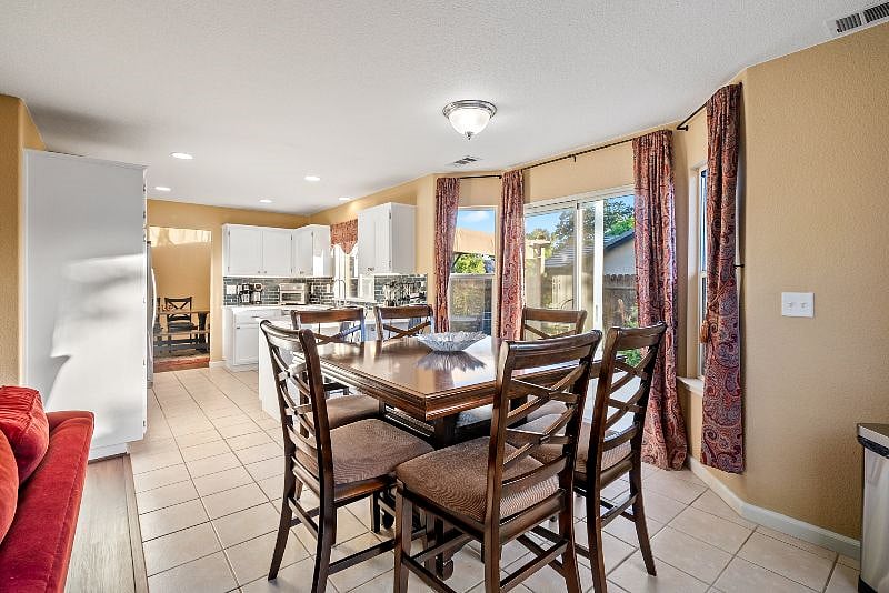 Furnished Finder property 538530_1 photo 10