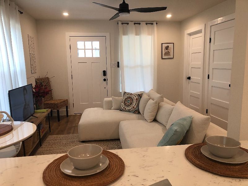 Furnished Finder property 538628_1 photo 18
