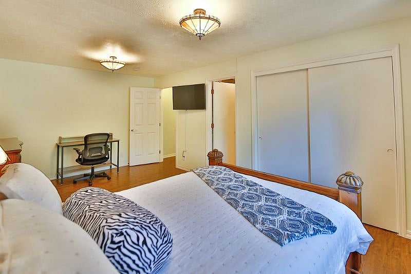 Bedroom #1 with Smart TV and work space ready for the travelling professional!