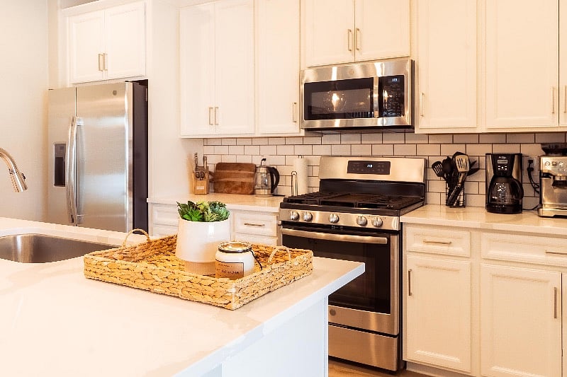 Fully Furnished Kitchen 