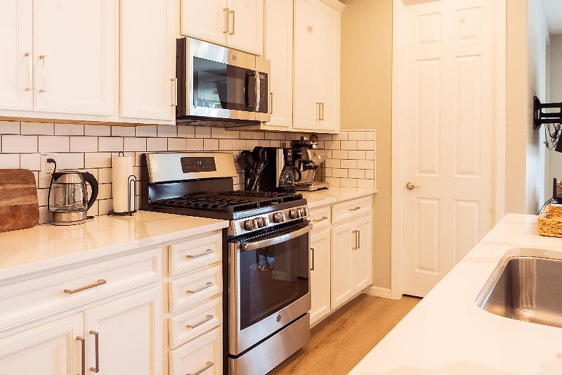 Fully Furnished Kitchen: Equipped with kitchenware, dinnerware, appliances, flatware and more!