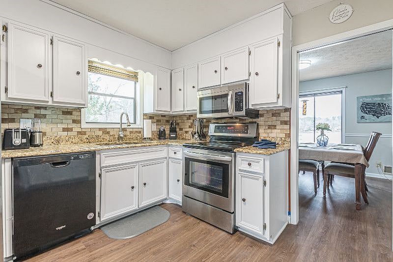 Furnished Finder property 539003_1 photo 12