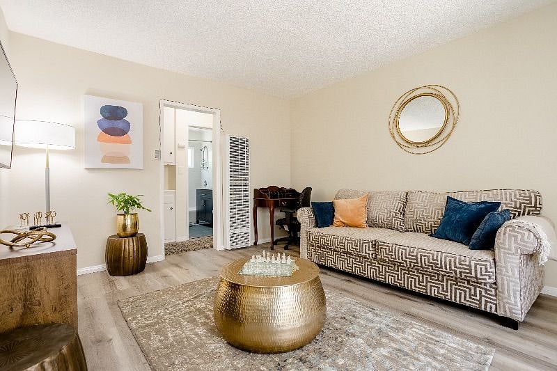 Furnished Finder property 539008_2 photo 1