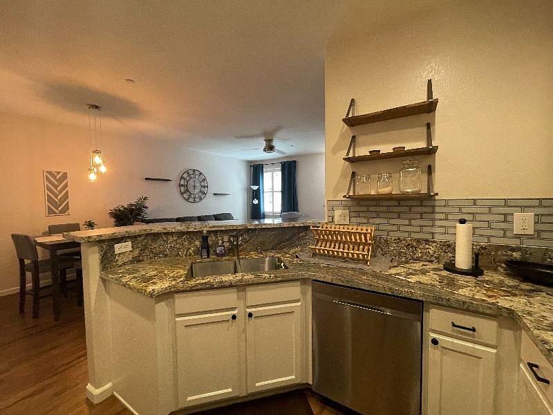 Furnished Finder property 539233_1 photo 12