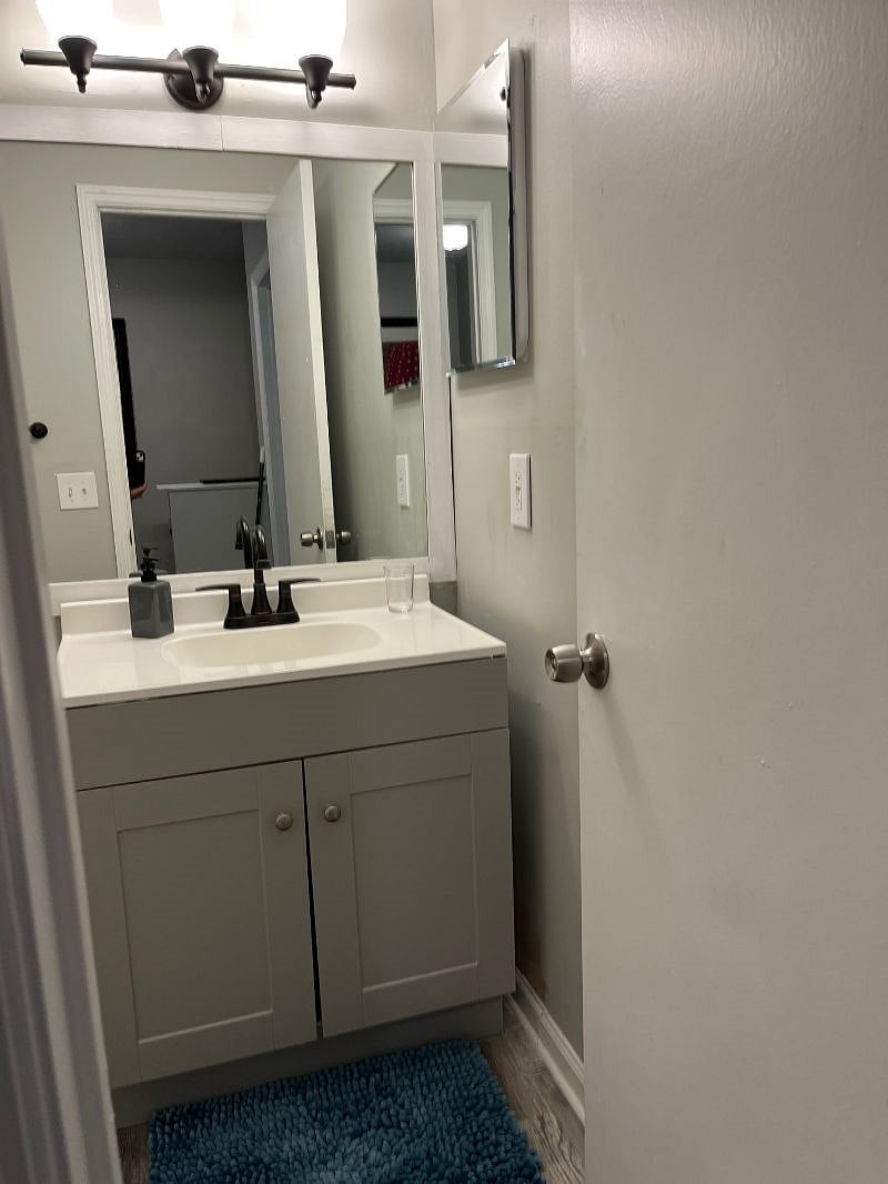 Main Bathroom upstairs