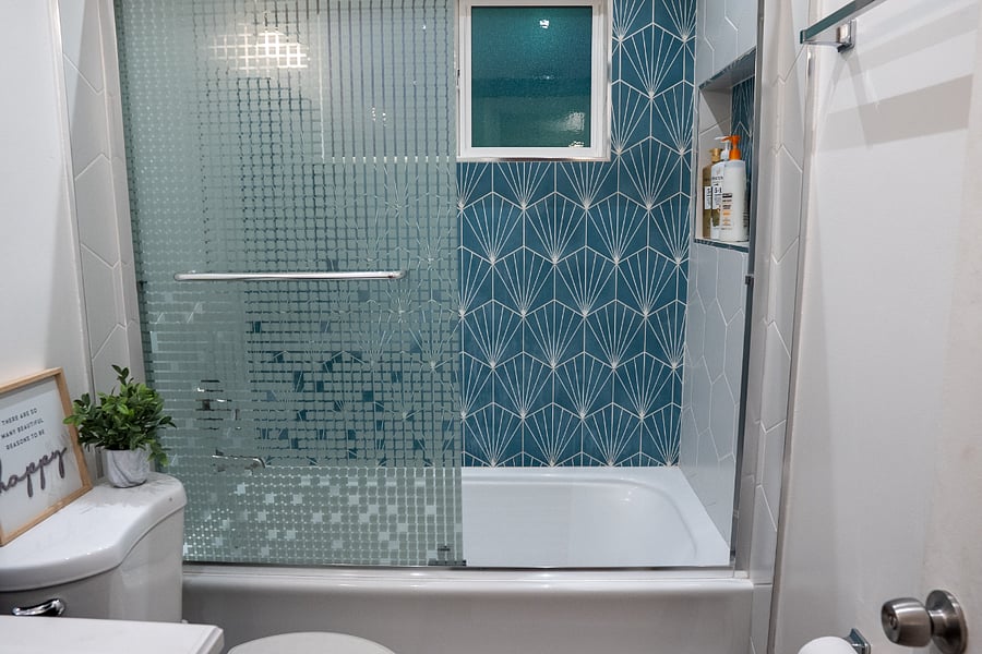 Bathroom with shower tub