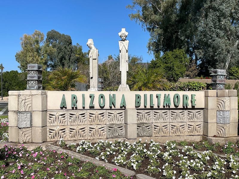 Main entry to Arizona Biltmore Estates off 24th Street and Thunderbird