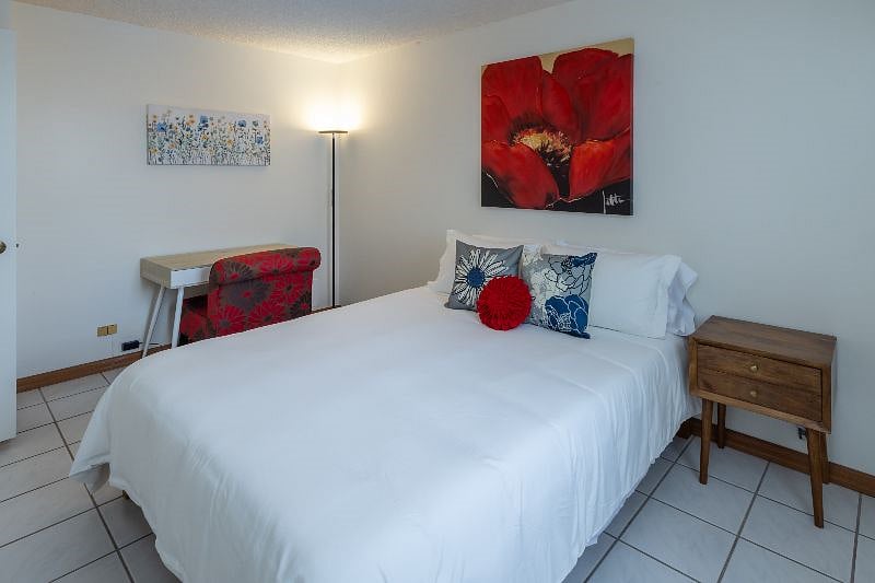 Bedroom 3 with Queen bed