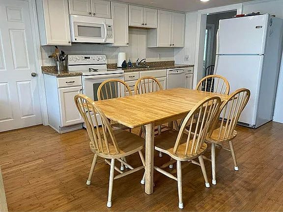 Furnished Finder property 539442_1 photo 3