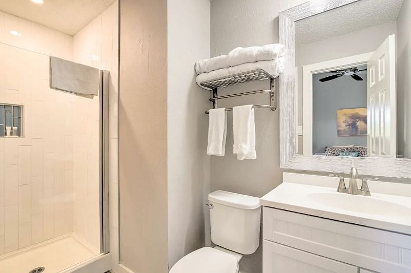 Ensuite main bathroom with walk-in shower