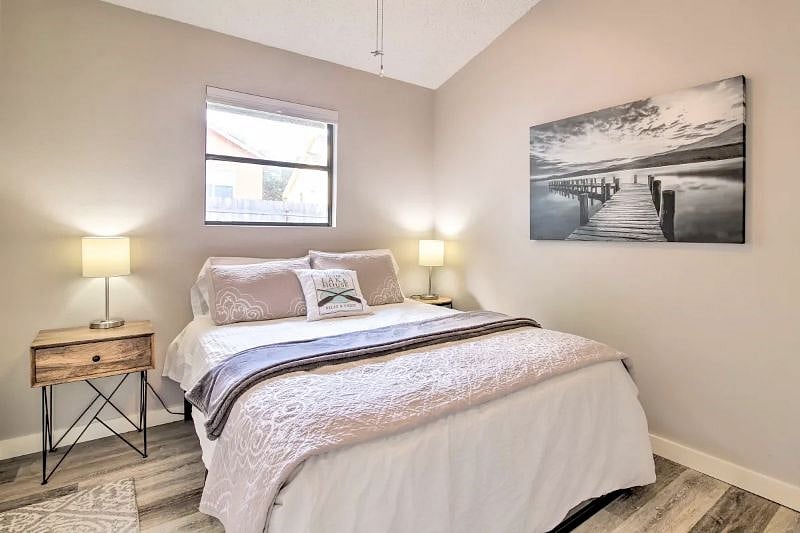 Bedroom #2 with queen size bed