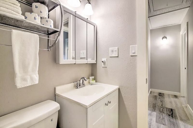 Hall bathroom with tub shower