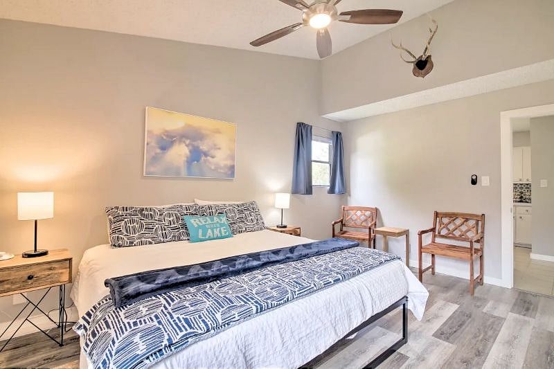 Main bedroom with king size bed