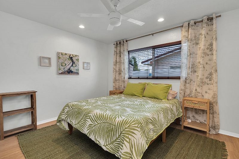 Queen guest bedroom with a large bureau in closet!