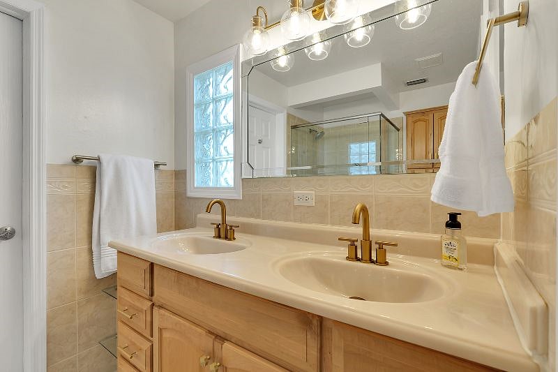 King Bathroom!