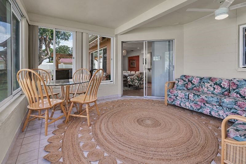 Beautiful, serene Florida room!
