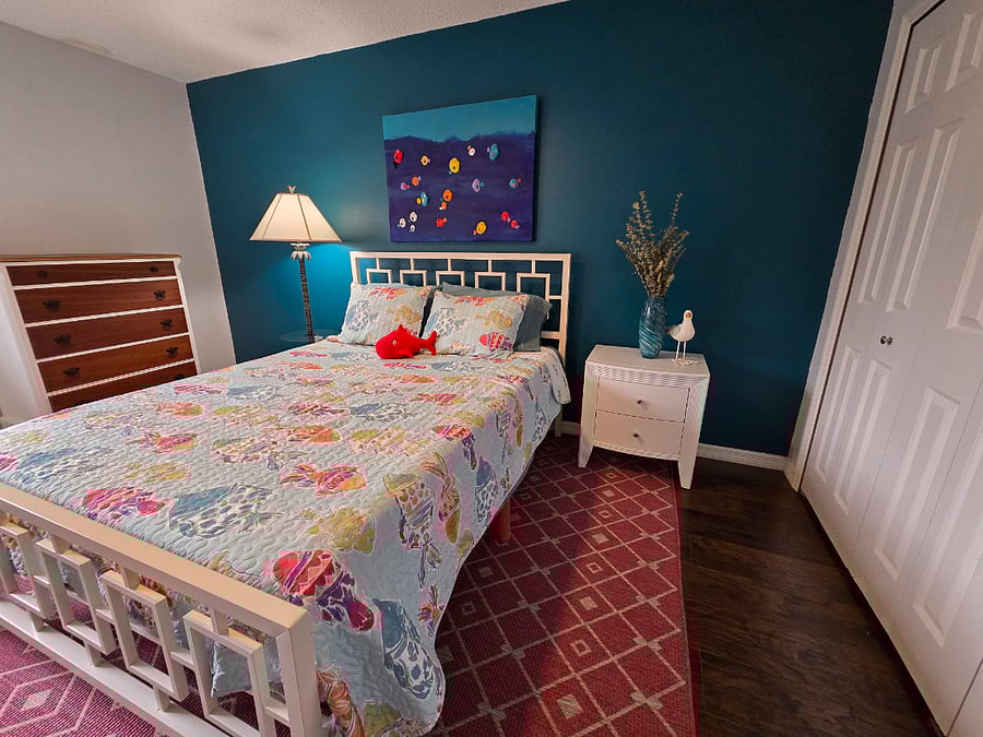 Queen bedroom - new bedding with premium mattress and pool views