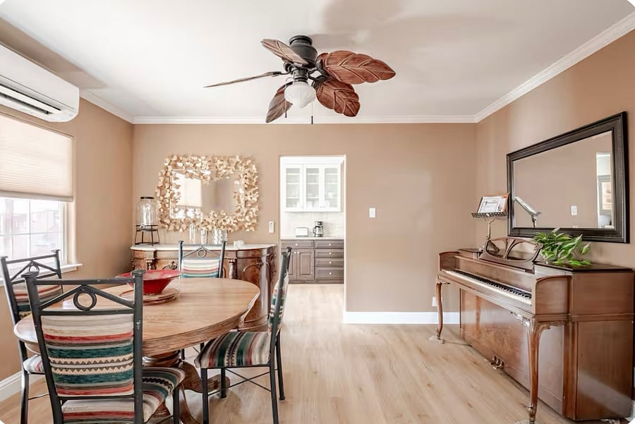 Dining room with piano
