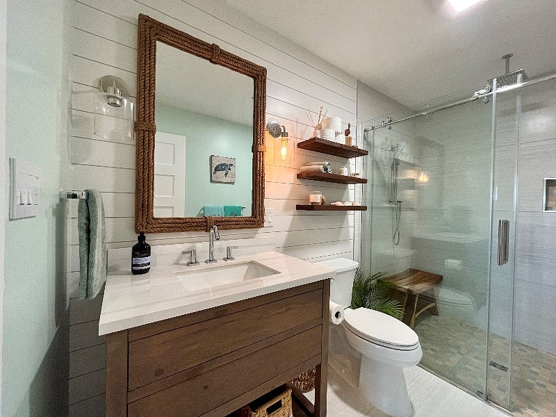 2nd Bathroom