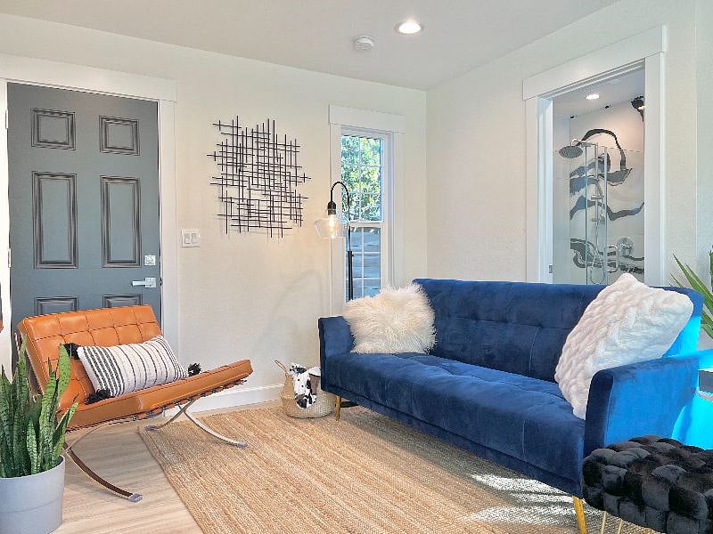 Living room, can be screened into the 4th bedroom with a private bath downstairs. Sleeps 1.