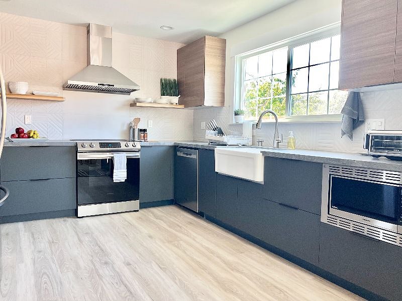 Large modern kitchen