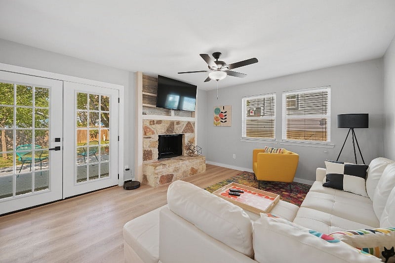 tv on mantel mount, flush with wall