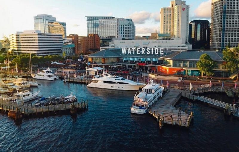 10 min drive from Waterside District