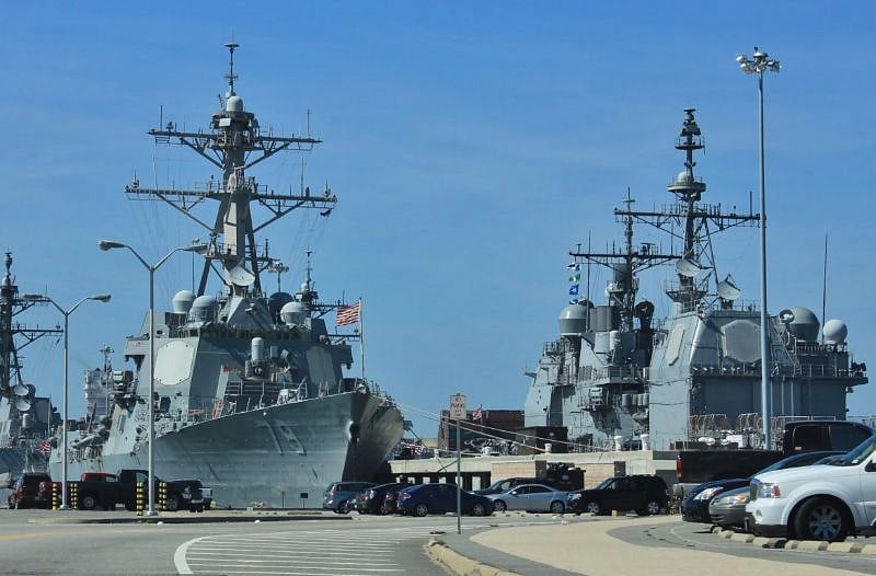 14 min drive from Norfolk Naval Station
