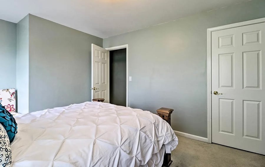 Bedroom #2
Sleeps 2
Queen bed