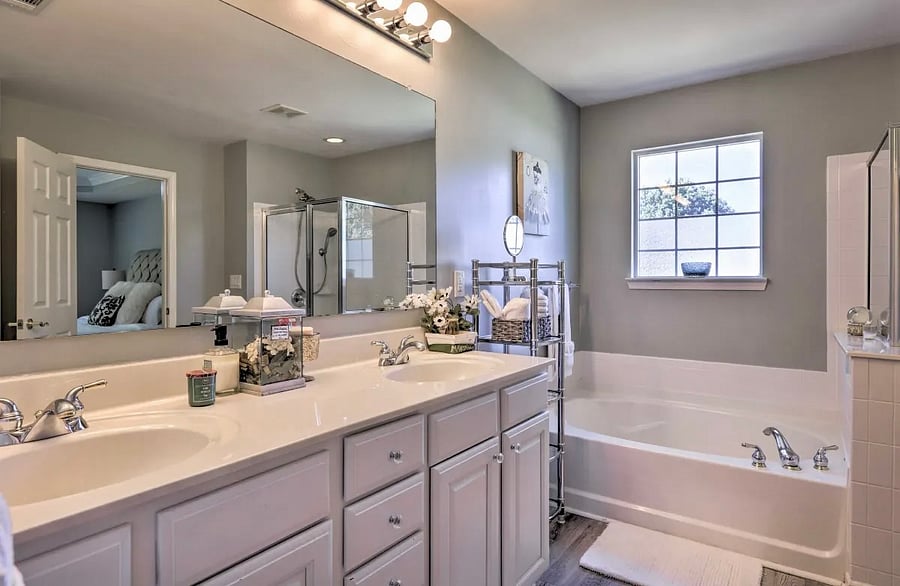 Full Master Bathroom