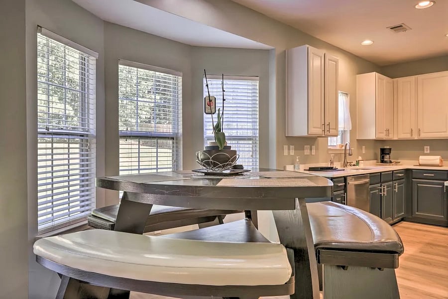 Kitchen breakfast nook table