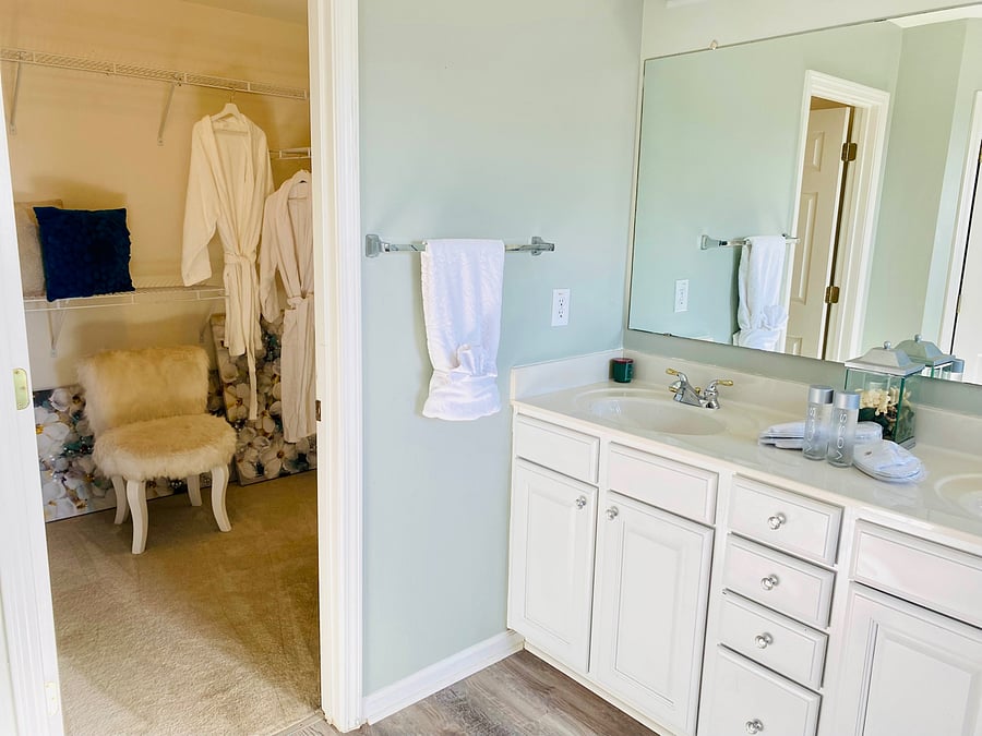 Master Bathroom/Closet