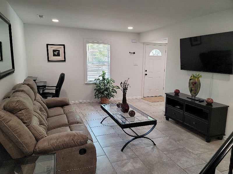 Furnished Finder property 540037_1 photo 6