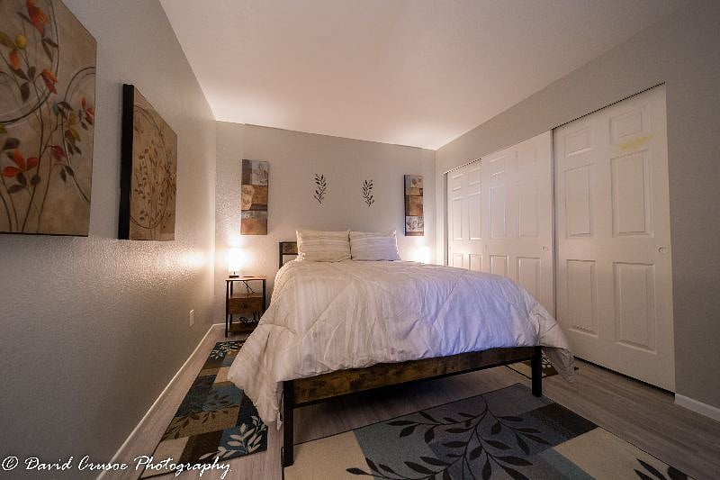 Second bedroom, queen sized bed