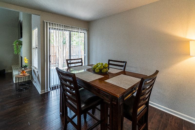 Furnished Finder property 540602_1 photo 16
