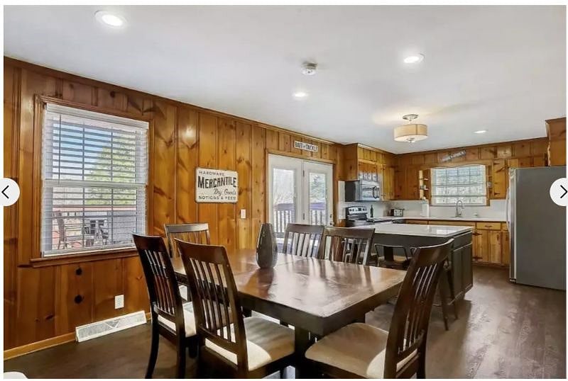 Dining room table can expand to seat eight people
