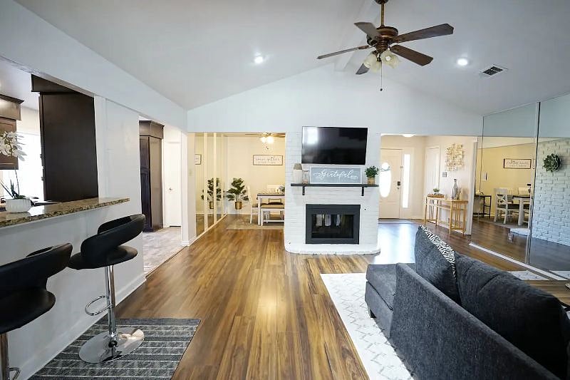 Furnished Finder property 540792_1 photo 6