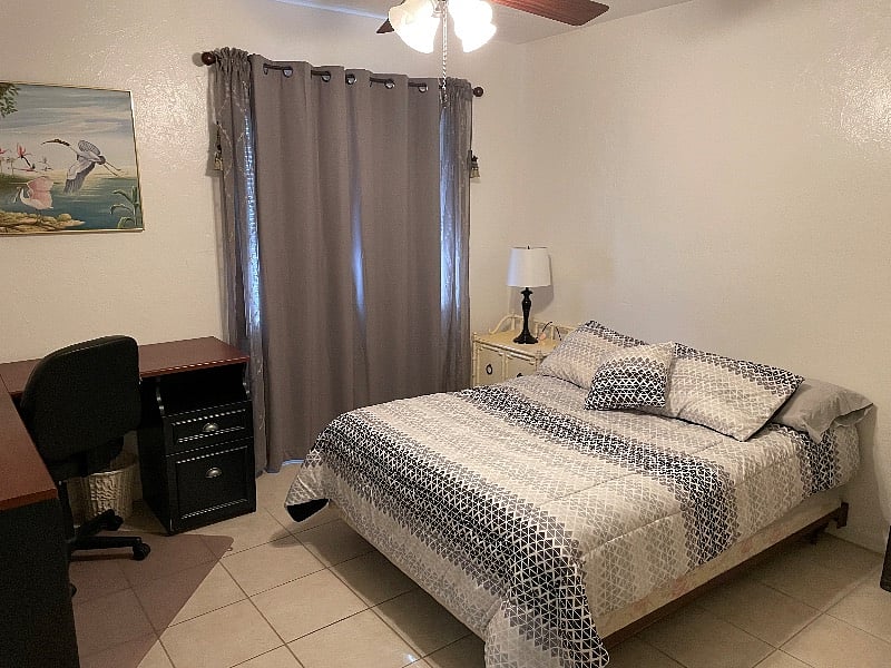2nd bedroom