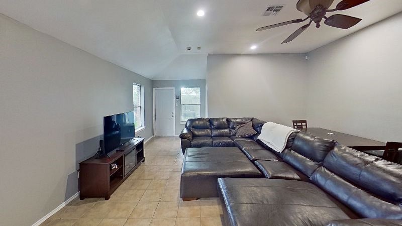 Furnished Finder property 540900_1 photo 5