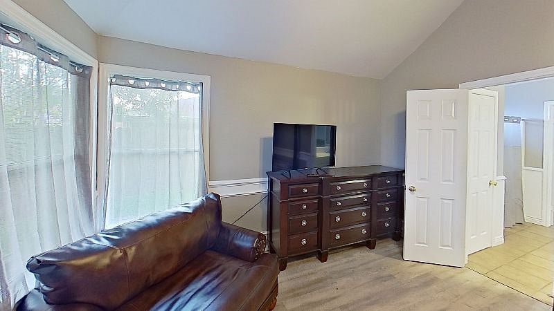 Furnished Finder property 540900_1 photo 9
